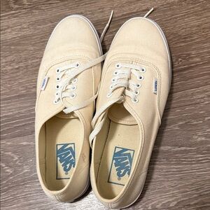 Vans women Cream Canvas Sneakers
